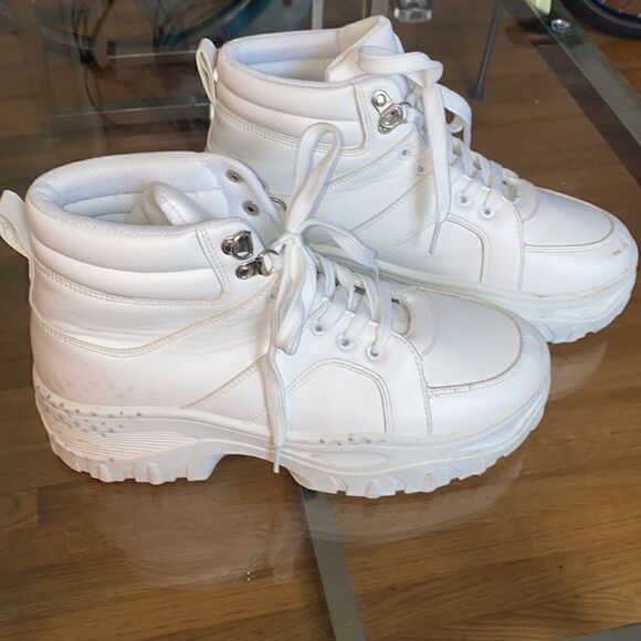 COPY - KRUSH Mens 7 Women’s 10. White hightop chunky boot - Picture 3 of 16